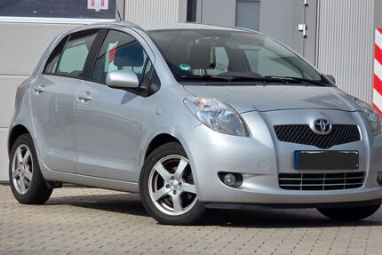 Toyota Yaris 204.000 km 3.200 &euro; Friedrichsdorf (10 Min. nördlich von Frankfurt/M) 61381