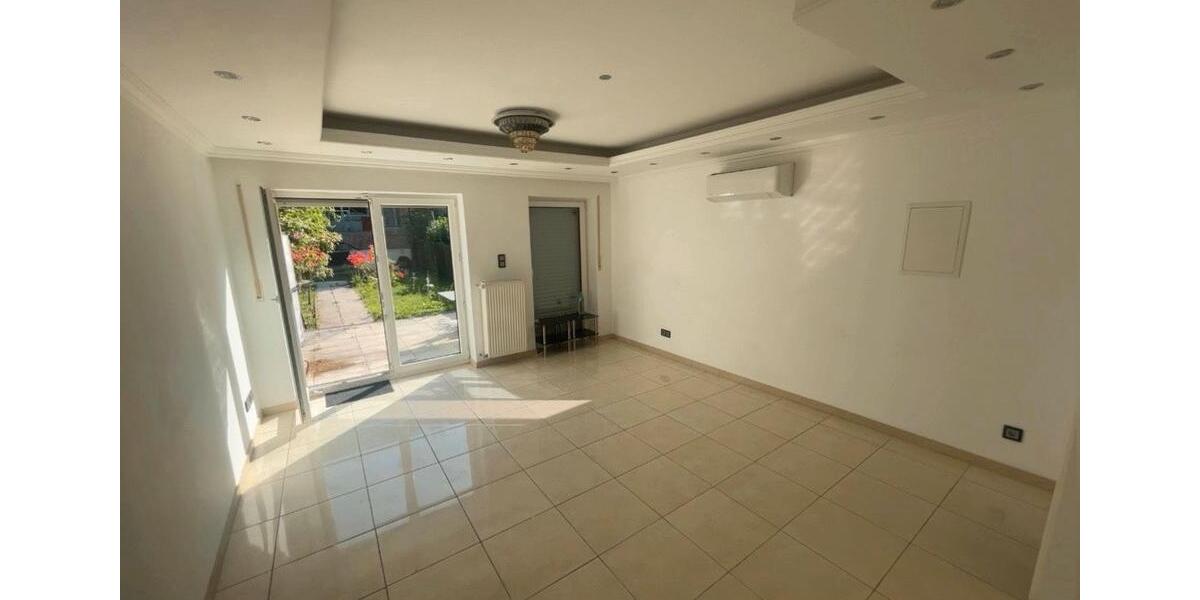 Erdgeschoßwohnung Frankfurt am Main Ostend - 1 Zimmer, 33 m&sup2;, 850&euro; | Angebot:26209850