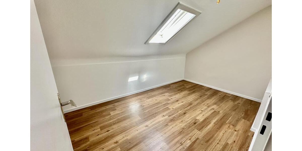 Etagenwohnung Hanau Kesselstadt - 3.5 Zimmer, 101 m&sup2;, 1.200&euro; | Angebot:26042754
