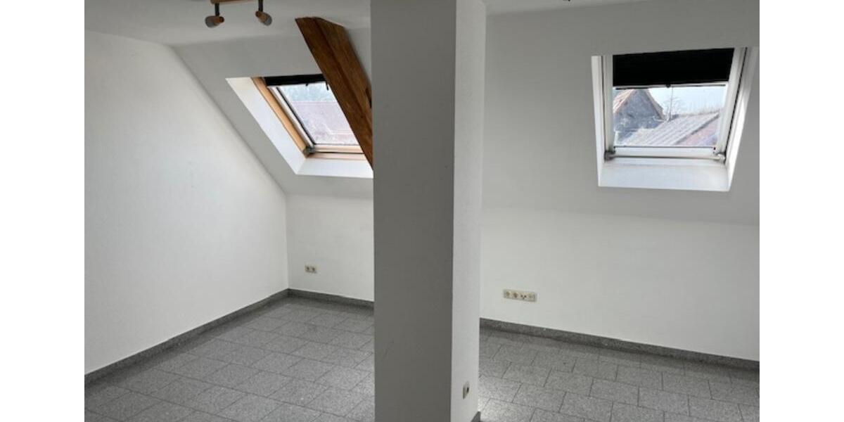 Dachgeschoßwohnung Ranstadt - 3 Zimmer, 101 m&sup2;, 850&euro; | Angebot:25304696