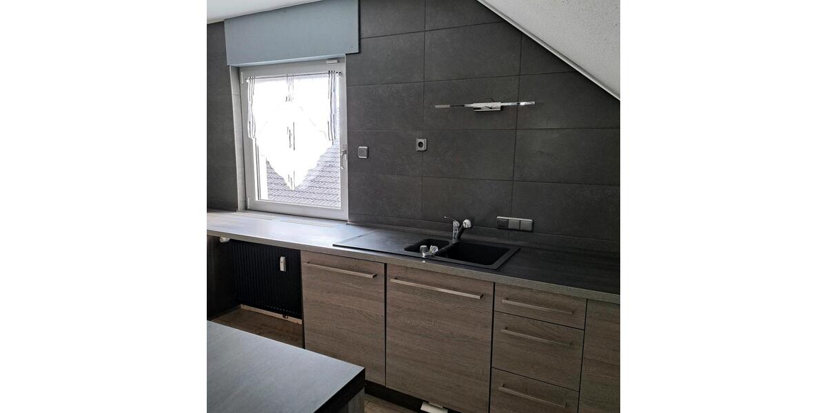 Dachgeschoßwohnung Gründau - 3 Zimmer, 94 m&sup2;, 1.200&euro; | Angebot:25812597