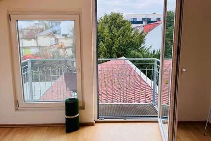 Wohnung Frankfurt Niederrad - 2 Zimmer, 90 m&sup2;, 1.100&euro; | Angebot:24869246