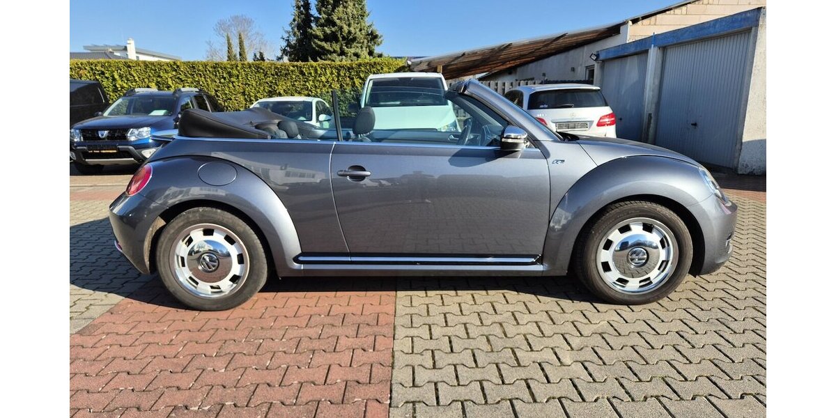 VW Beetle Sport Fender Soundsystem, Bi-Xenon, Navigat 68.122 km 16.890 &euro; Rodgau 63110