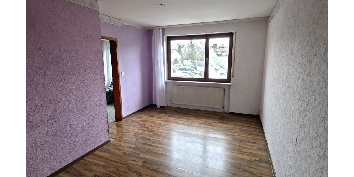 *Rohdiamant mit Potenzial! Großzügiges Reihenhaus in begehrter Wohnlage von Hanau-Steinheim* - Reihenmittelhaus Hanau Groß-Steinheim | Angebot:24804165