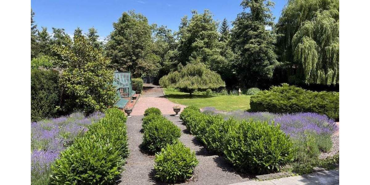 Einfamilienhaus Bruchköbel Oberissigheim - 8 Zimmer, 329 m&sup2;, 1.595.000&euro; | Angebot:25671393