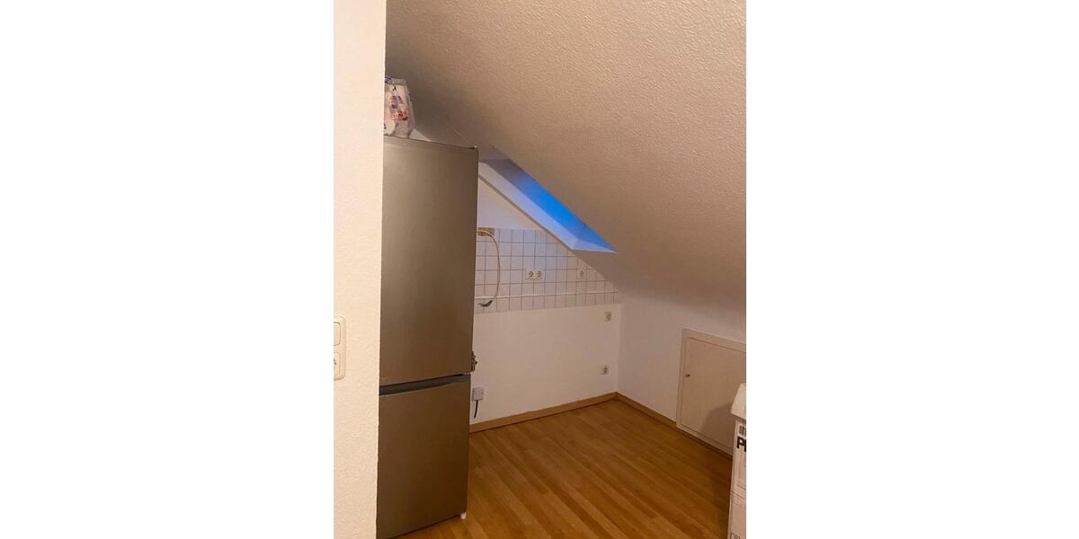 Dachgeschoßwohnung Frankfurt am Main West - 2 Zimmer, 48 m&sup2;, 610&euro; | Angebot:24860512