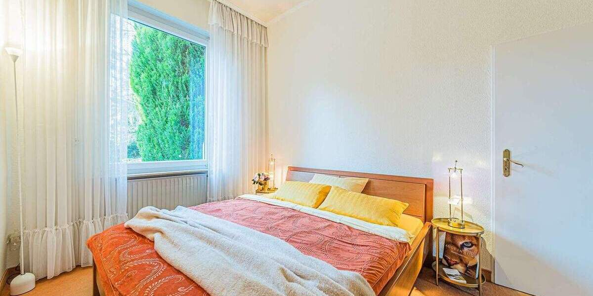Etagenwohnung Frankfurt am Main Niederursel - 3 Zimmer, 120 m&sup2;, 2.100&euro; | Angebot:25768511