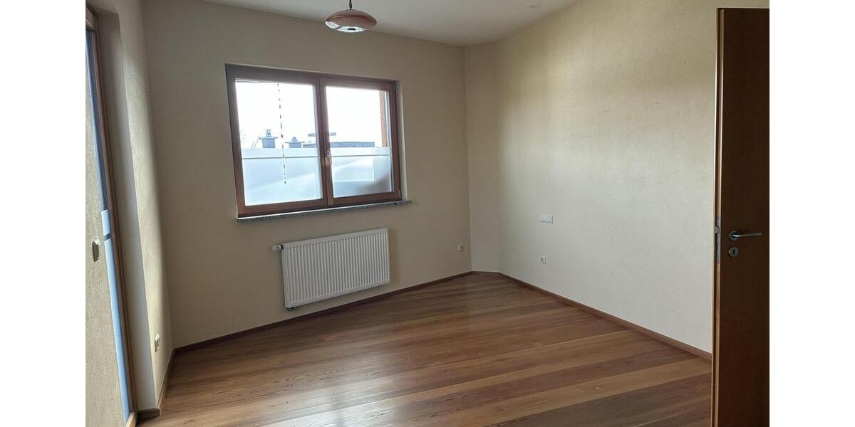 Einfamilienhaus Groß-Umstadt Umstadt - 9 Zimmer, 220 m&sup2;, 3.000&euro; | Angebot:25415646