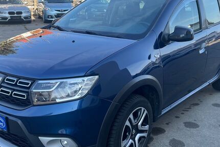 Dacia Sandero 68.000 km 9.490 &euro; Dreieich 63303