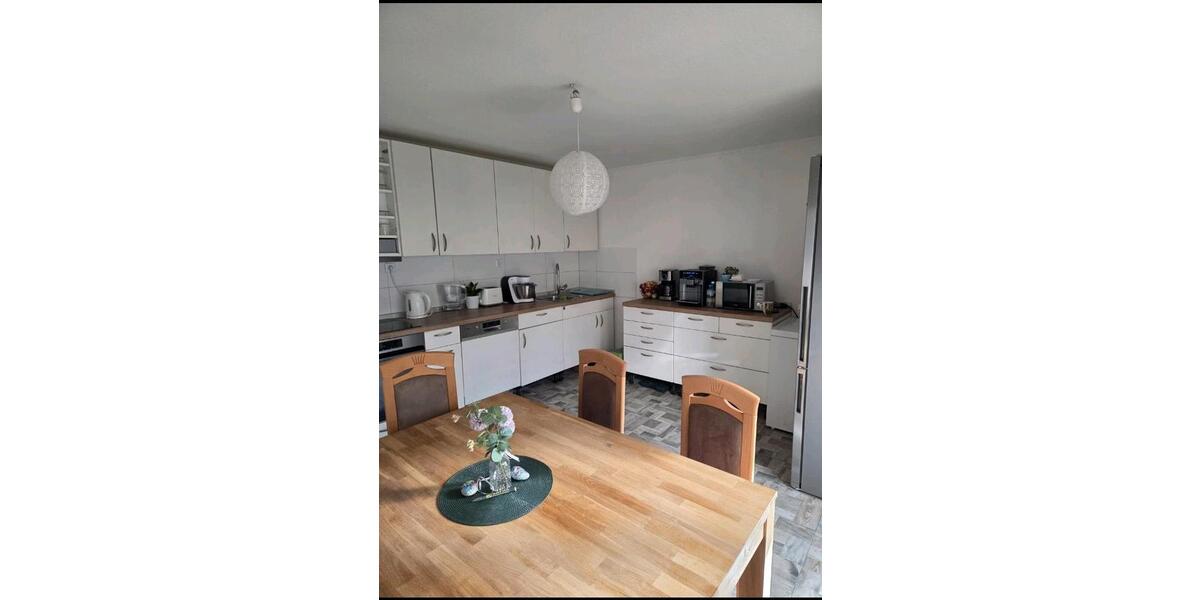 Erdgeschoßwohnung Rosbach vor der Höhe - 3 Zimmer, 90 m&sup2;, 1.000&euro; | Angebot:25902149