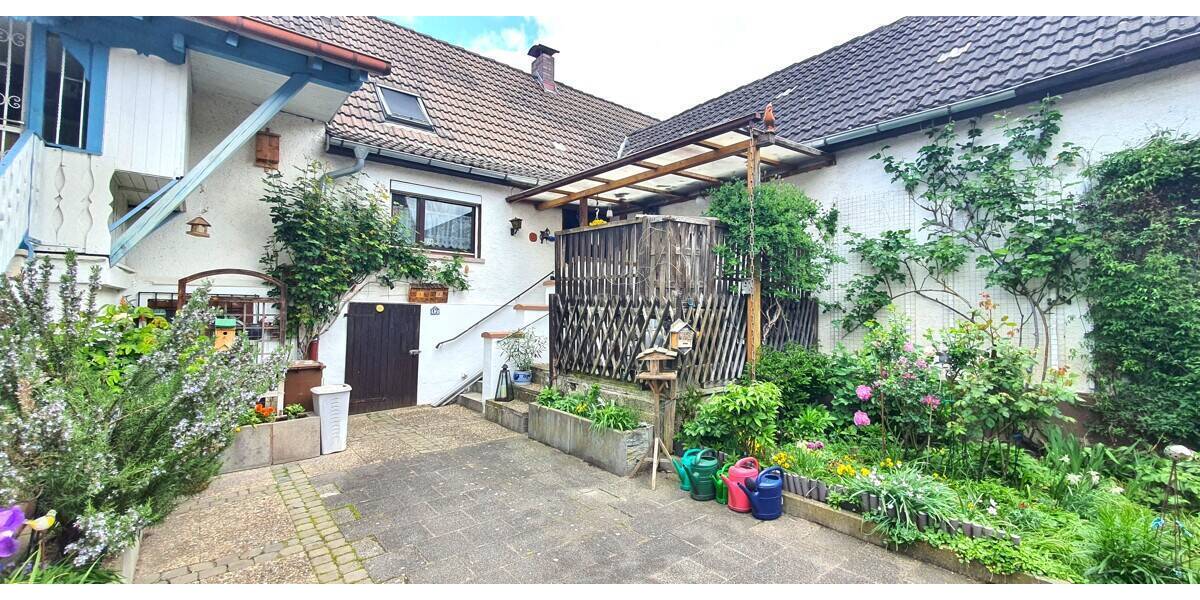Doppelhaushälfte Langenselbold - 5 Zimmer, 136 m&sup2;, 219.000&euro; | Angebot:26585300
