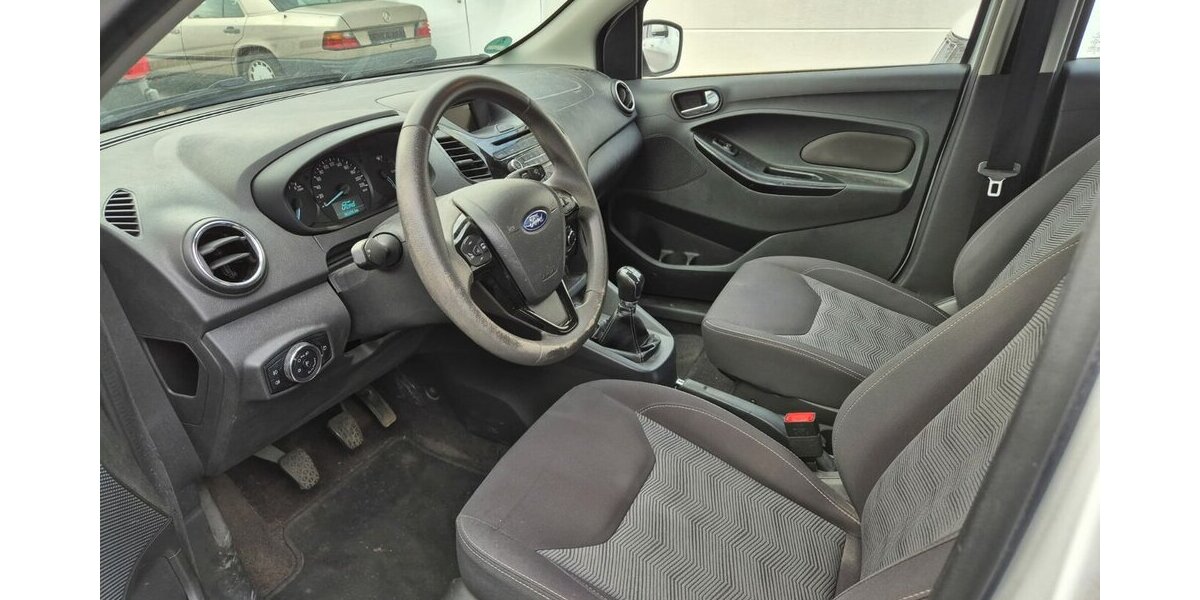 Ford Ka+ Cool & Sound, Klima 65.627 km 7.490 &euro; Rodgau 63110