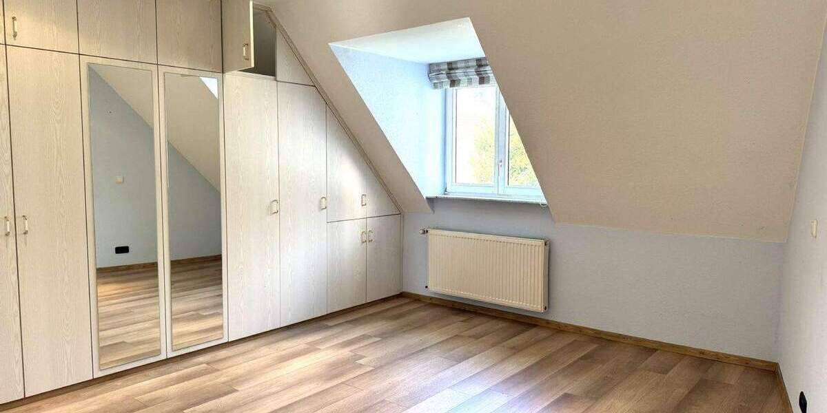 Etagenwohnung Bad Homburg Kirdorf - 4 Zimmer, 125 m&sup2;, 1.375&euro; | Angebot:25916603