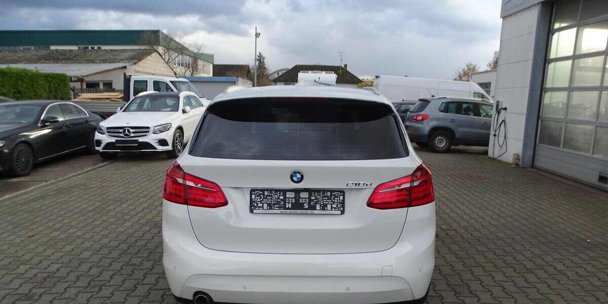 BMW 218 Active Tourer d Panoramadach, Leder, LED Schei 114.982 km 14.990 &euro; Rodgau 63110