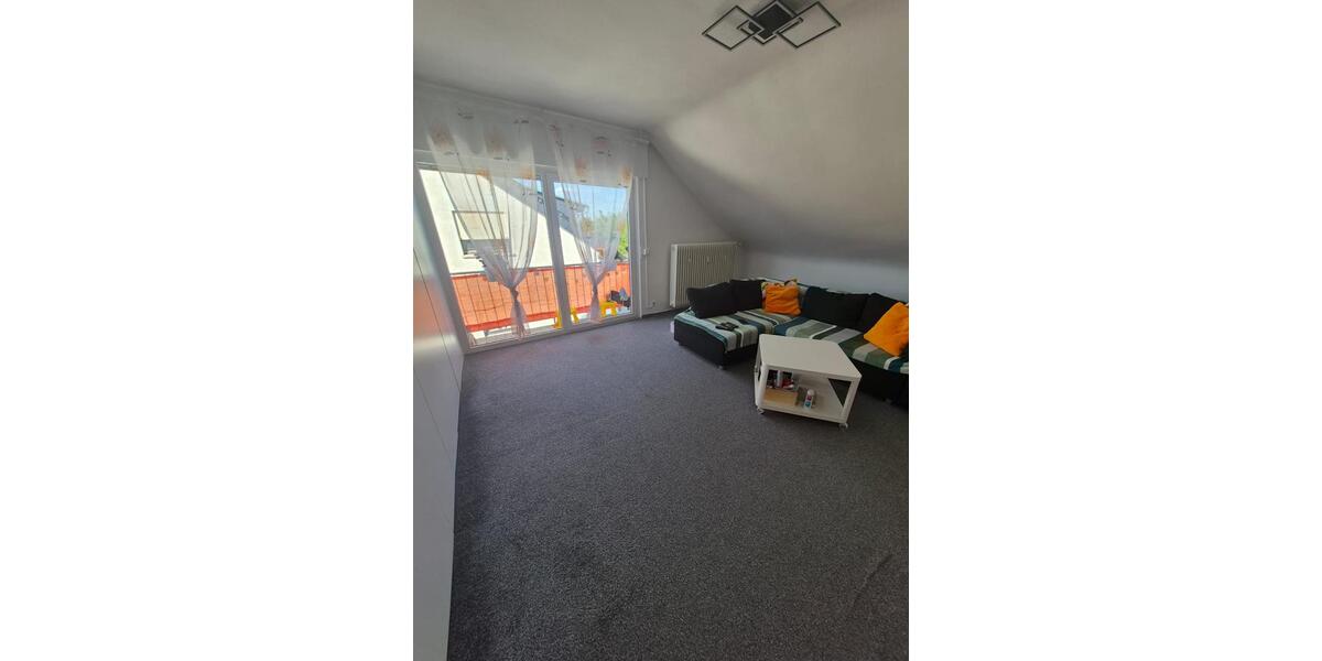 Dachgeschoßwohnung Rodgau - 3 Zimmer, 76 m&sup2;, 760&euro; | Angebot:27628530