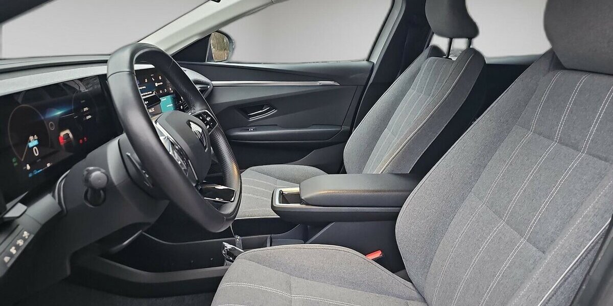 Renault Megane E-Tech Electric Equilibr+ 16300 .- Netto 21.313 km 19.397 &euro; Schwalbach/Taunus 65824