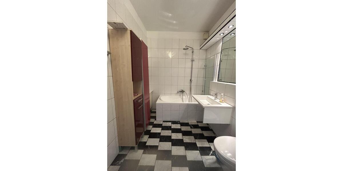 Erdgeschoßwohnung Hanau Lamboy - 4 Zimmer, 108 m&sup2;, 1.200&euro; | Angebot:26021149