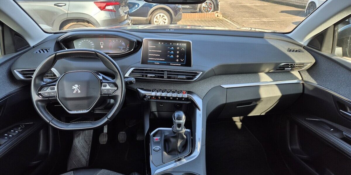 Peugeot 3008 1,2l Allure Navi, Rückfahrkamera, Parktronic 62.852 km 14.990 &euro; Rodgau 63110