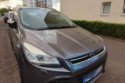 Ford Kuga 145.000 km 5.800 &euro; Hanau 63454