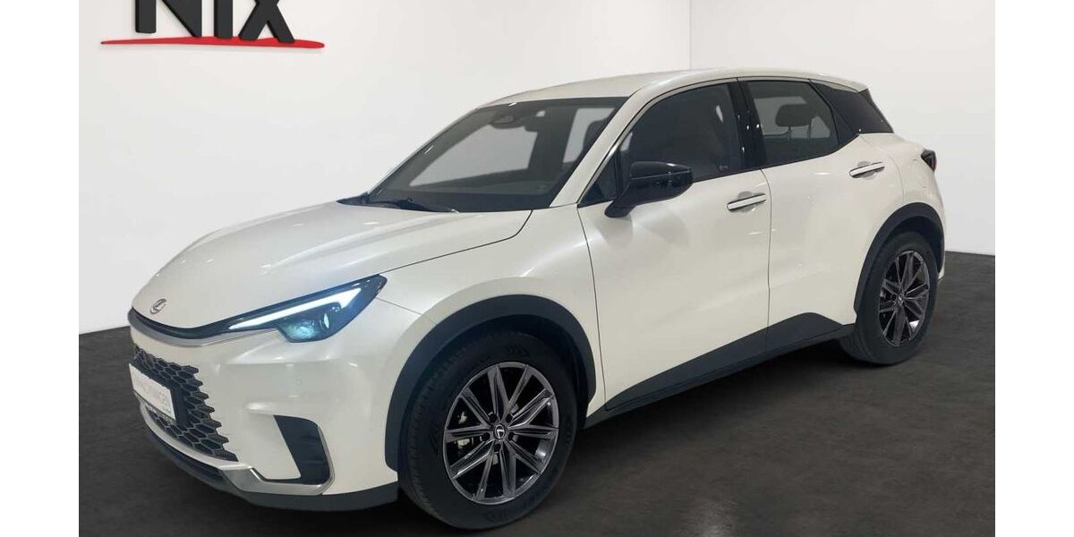Lexus LBX 5.000 km 32.980 &euro; Frankfurt 60314