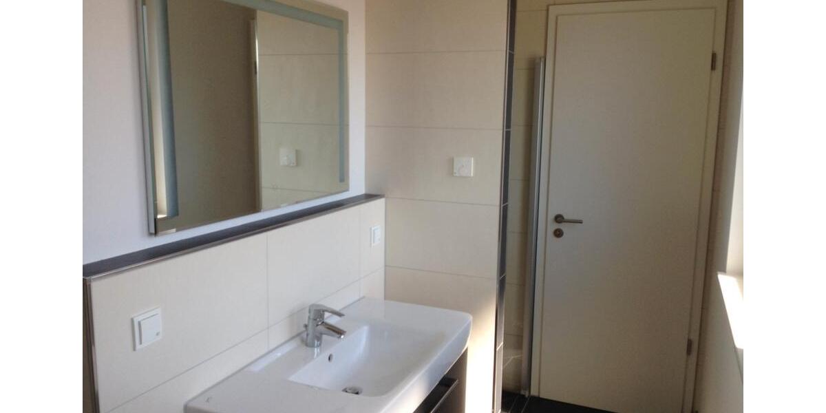 Einfamilienhaus Frankfurt am Main Niederrad - 4 Zimmer, 103 m&sup2;, 1.900&euro; | Angebot:27630774