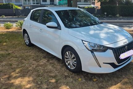 Peugeot 208 124.000 km 8.999 &euro; Hainburg 63512