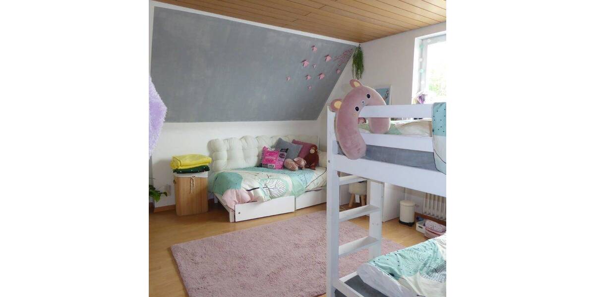 Etagenwohnung Friedrichsdorf - 4 Zimmer, 90 m&sup2;, 990&euro; | Angebot:26453427
