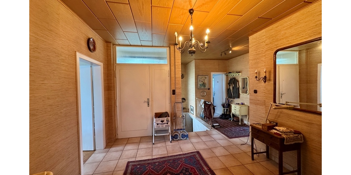 Oberursel - Oberstedten: Großzügiges Grundstück mit Altbestand! - Einfamilienhaus Oberursel | Angebot:22081672