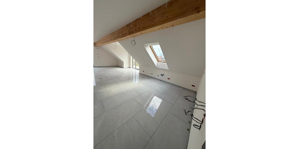 Dachgeschoßwohnung Schaafheim - 3 Zimmer, 96 m&sup2;, 1.600&euro; | Angebot:26002244