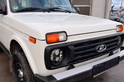 Lada Niva 23.800 km 15.290 &euro; Limeshain 63694