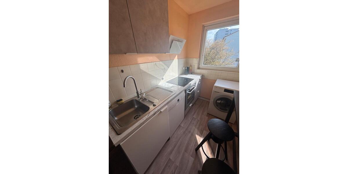 Etagenwohnung Frankfurt am Main Nord-Ost - 2 Zimmer, 65 m&sup2;, 1.950&euro; | Angebot:25950876