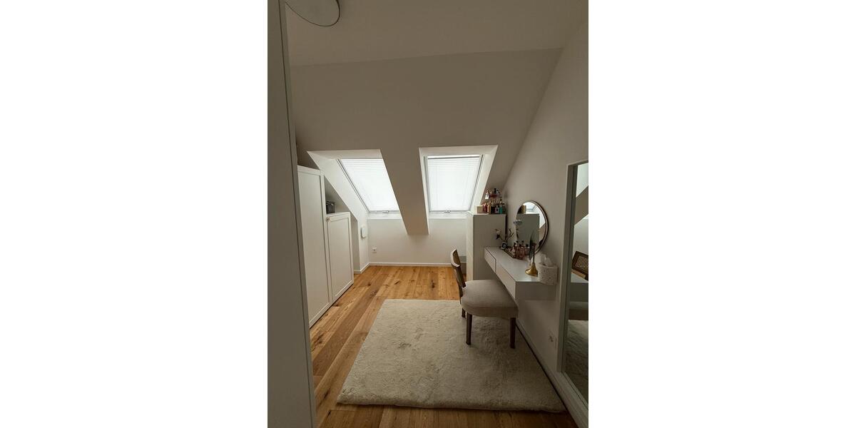 Dachgeschoßwohnung Neuberg - 3.5 Zimmer, 92 m&sup2;, 1.450&euro; | Angebot:25722422