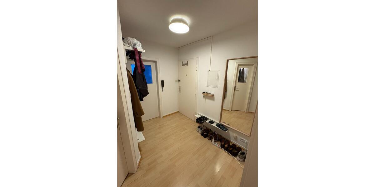 Etagenwohnung Frankfurt am Main - 2 Zimmer, 50 m&sup2;, 874&euro; | Angebot:25883075