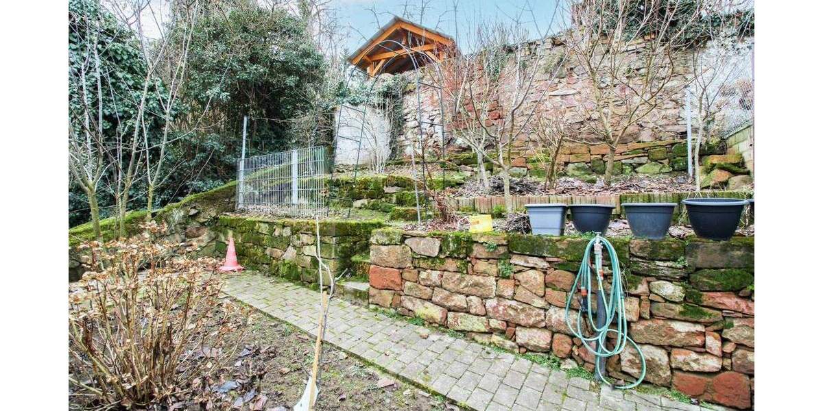 Einfamilienhaus Groß-Umstadt Klein-Umstadt - 8 Zimmer, 180 m&sup2;, 279.000&euro; | Angebot:25881542