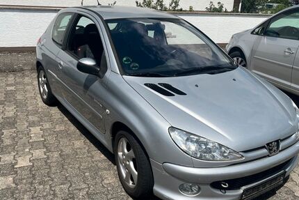 Peugeot 206 226.000 km 2.500 &euro; Babenhausen 64832