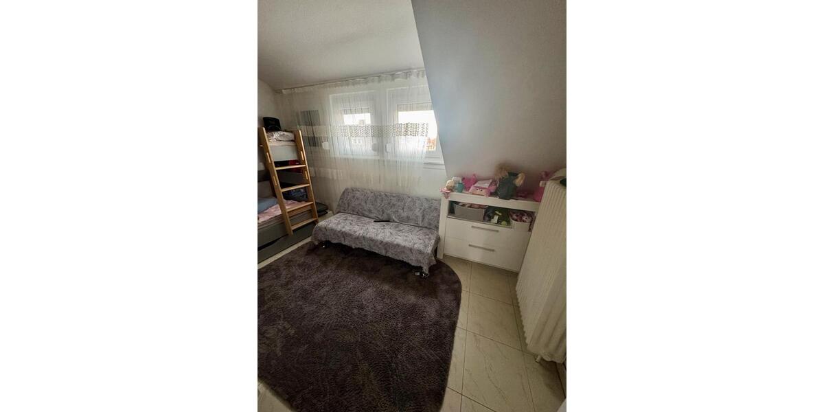 Dachgeschoßwohnung Hanau - 3 Zimmer, 85 m&sup2;, 750&euro; | Angebot:26132881