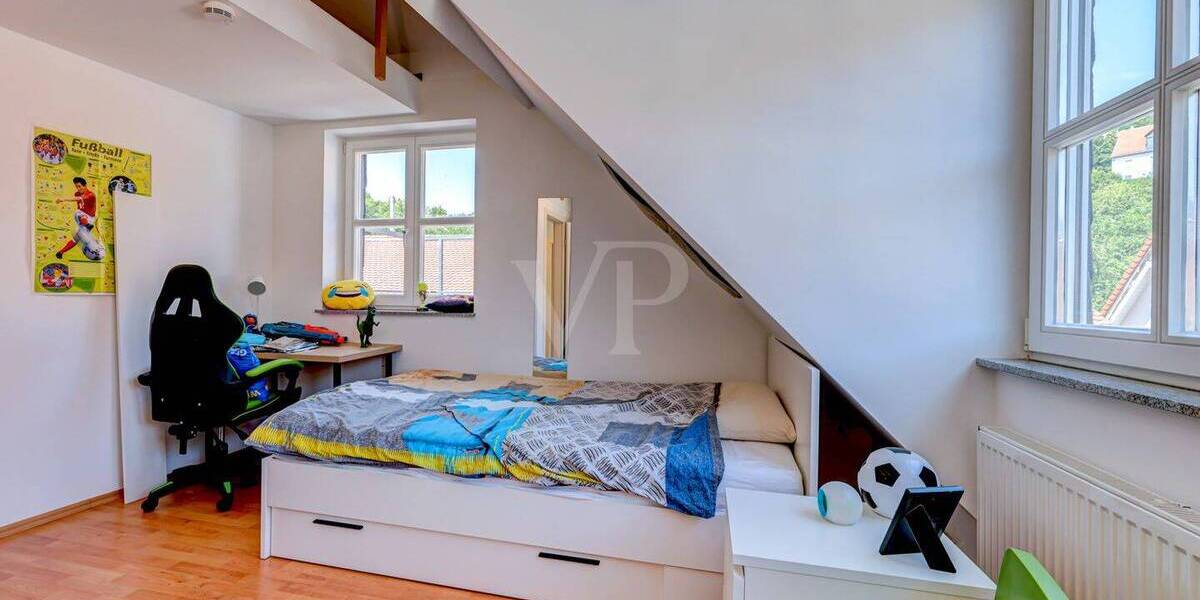 Mehrfamilienhaus, Wohnhaus Kronberg im Taunus Kronberg - 5 Zimmer, 180 m&sup2;, 2.400&euro; | Angebot:25939639