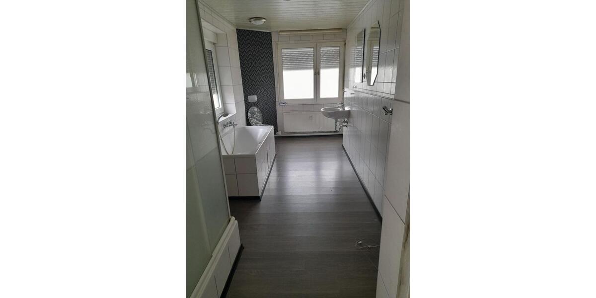 Einfamilienhaus Freigericht - 9 Zimmer, 170 m&sup2;, 299.000&euro; | Angebot:24653228