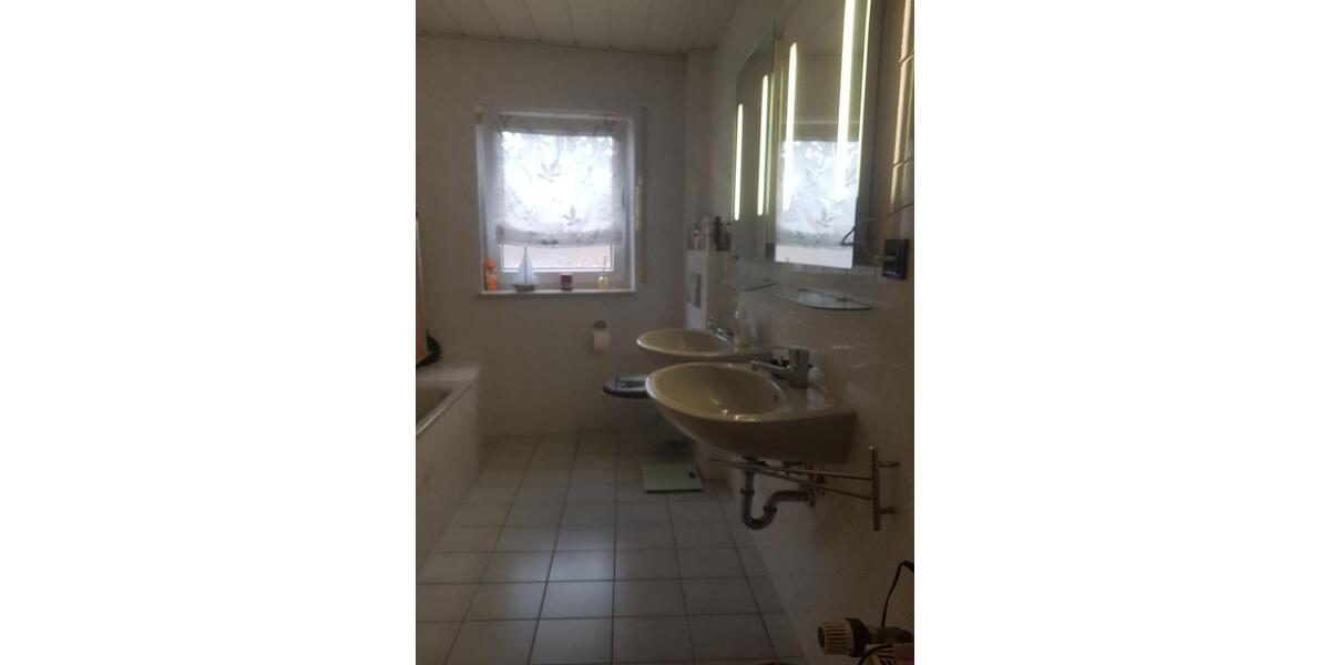 Dachgeschoßwohnung Nidderau - 3 Zimmer, 86 m&sup2;, 900&euro; | Angebot:25224584