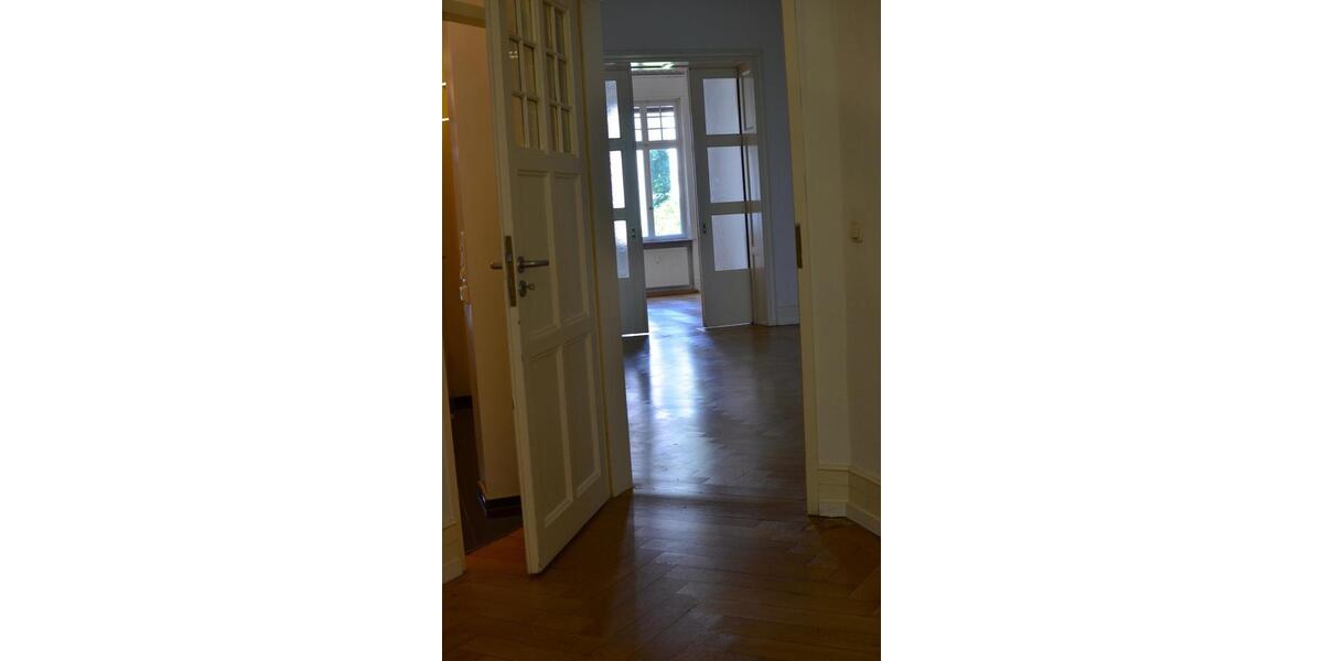 Hochparterre Frankfurt am Main Bockenheim - 3 Zimmer, 95 m&sup2;, 2.250&euro; | Angebot:25945216