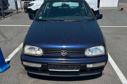 VW Golf 200.000 km 2.200 &euro; friedrichsdorf 61381