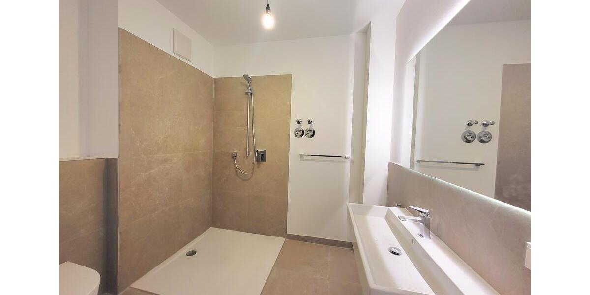 Etagenwohnung Hanau Großauheim - 2 Zimmer, 87 m&sup2;, 1.500&euro; | Angebot:26338102