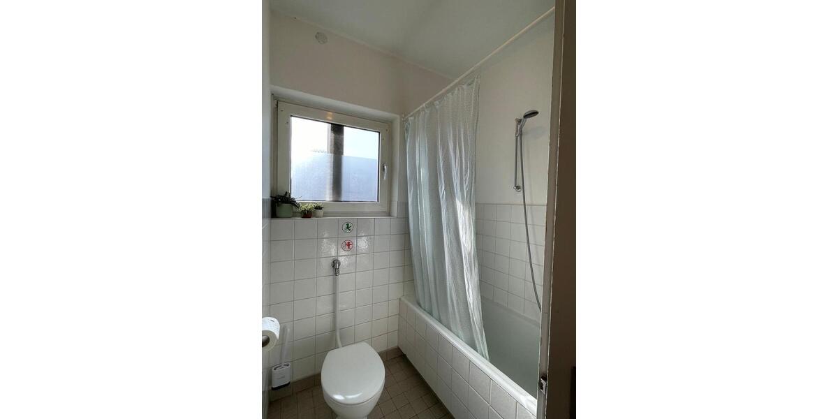 Etagenwohnung Aschaffenburg Damm - 2.5 Zimmer, 63 m&sup2;, 490&euro; | Angebot:25722556