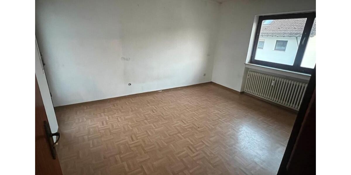 Etagenwohnung Haibach - 4 Zimmer, 93 m&sup2;, 1.350&euro; | Angebot:26021038