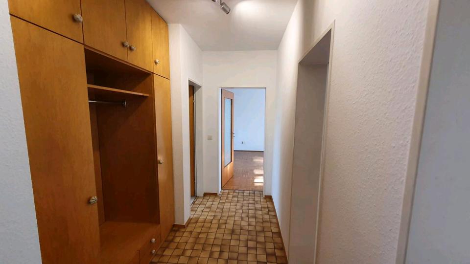 Etagenwohnung Dreieich - 3 Zimmer, 82 m&sup2;, 1.370&euro; | Angebot:25845127