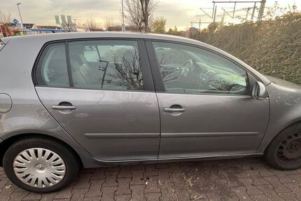 VW Golf 253.112 km 2.600 &euro; Frankfurt am Main 60435