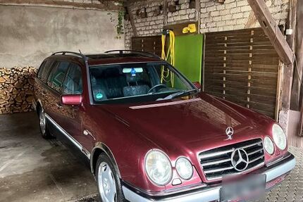 Mercedes-Benz E 200 260.000 km 2.699 &euro; Aschaffenburg 63743