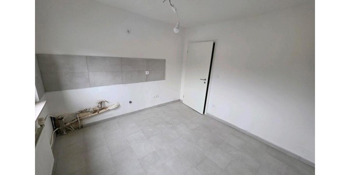 Dachgeschoßwohnung Friedberg (Hessen) - 4 Zimmer, 90 m&sup2;, 1.100&euro; | Angebot:25950843