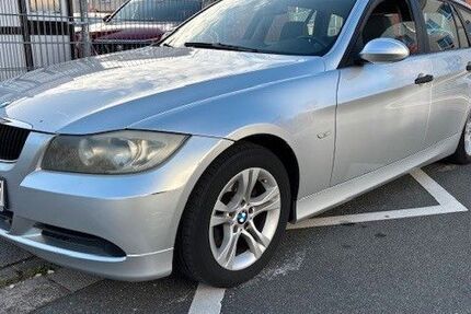 BMW 320 213.000 km 2.690 &euro; Dreieich 63303