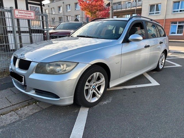 BMW 320 213.000 km 2.690 &euro; Dreieich 63303